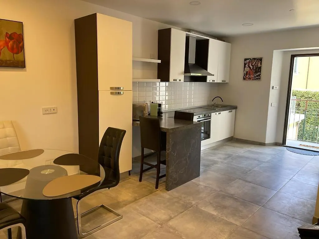 Apartamento La Casa Del Lago Di Lecco Itália